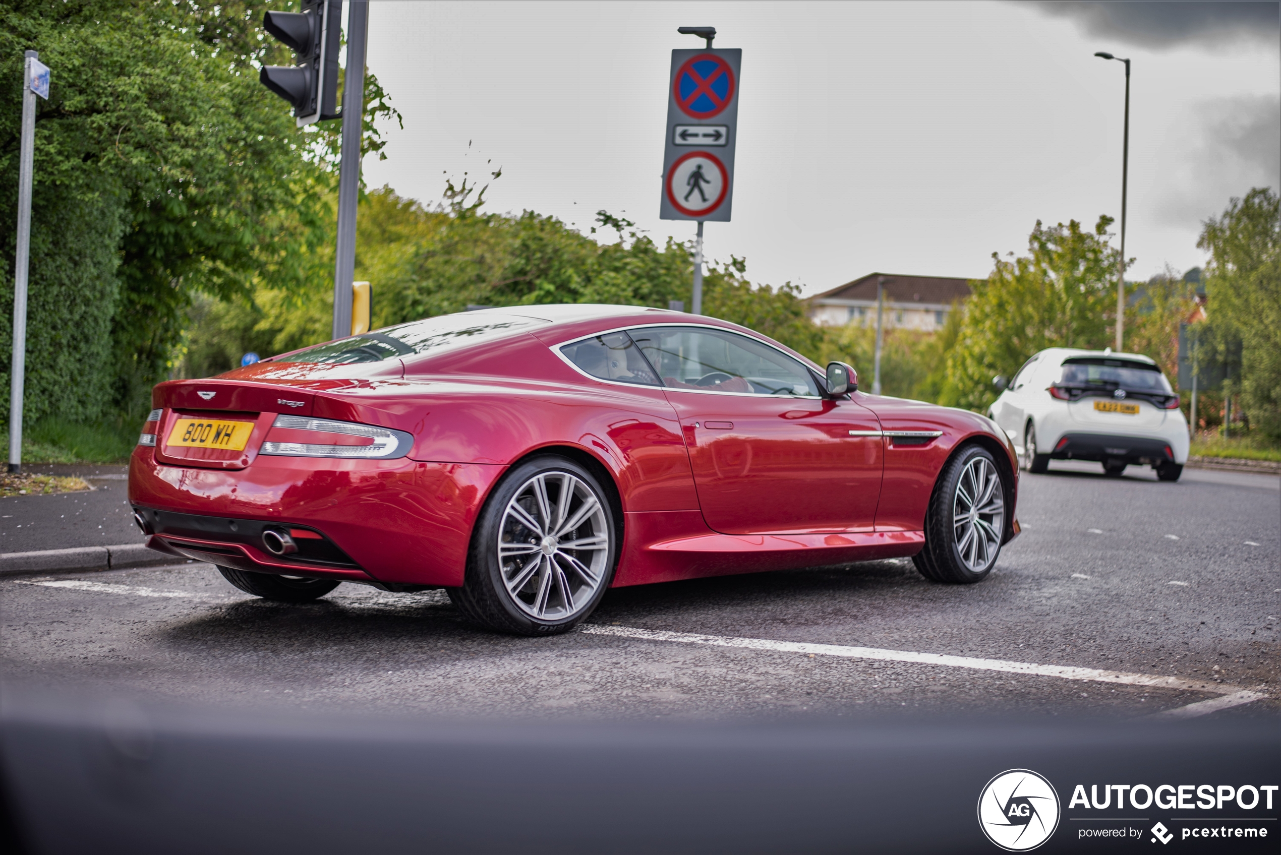 Aston Martin Virage 2011