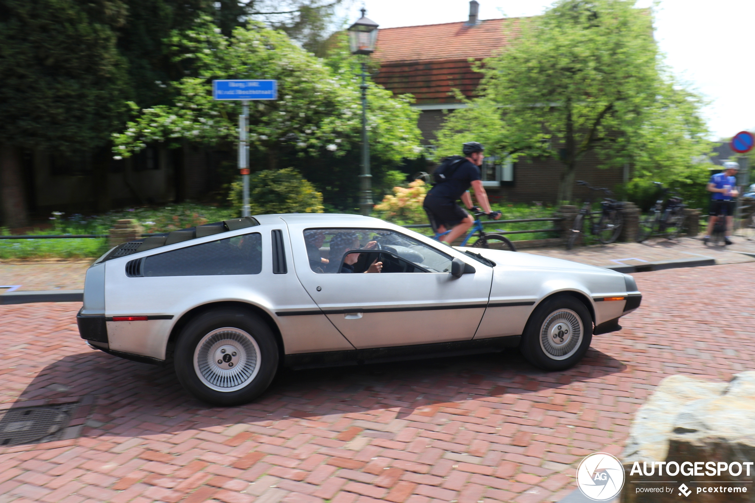 Tijdreiziger gespot in Amerongen