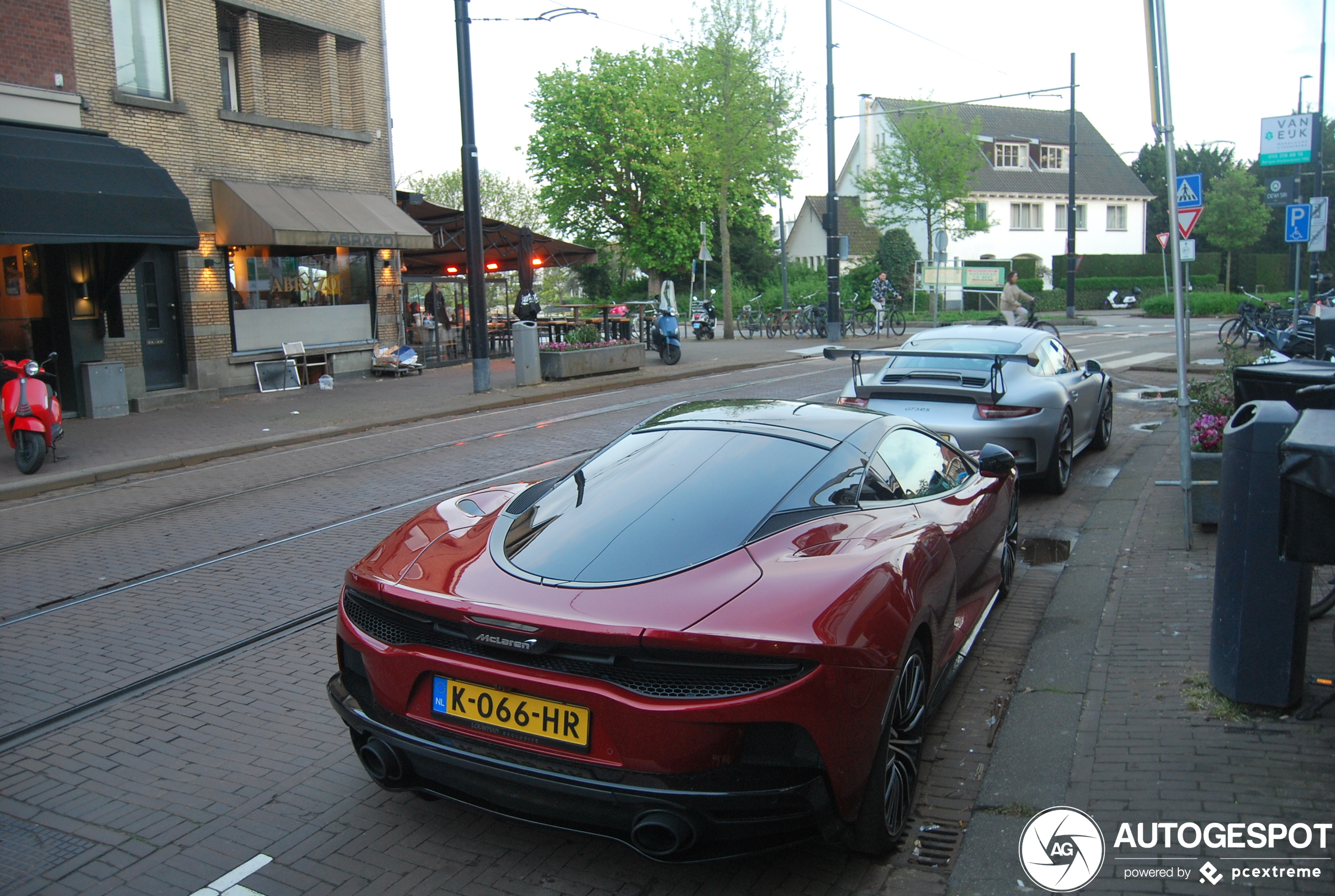 McLaren GT