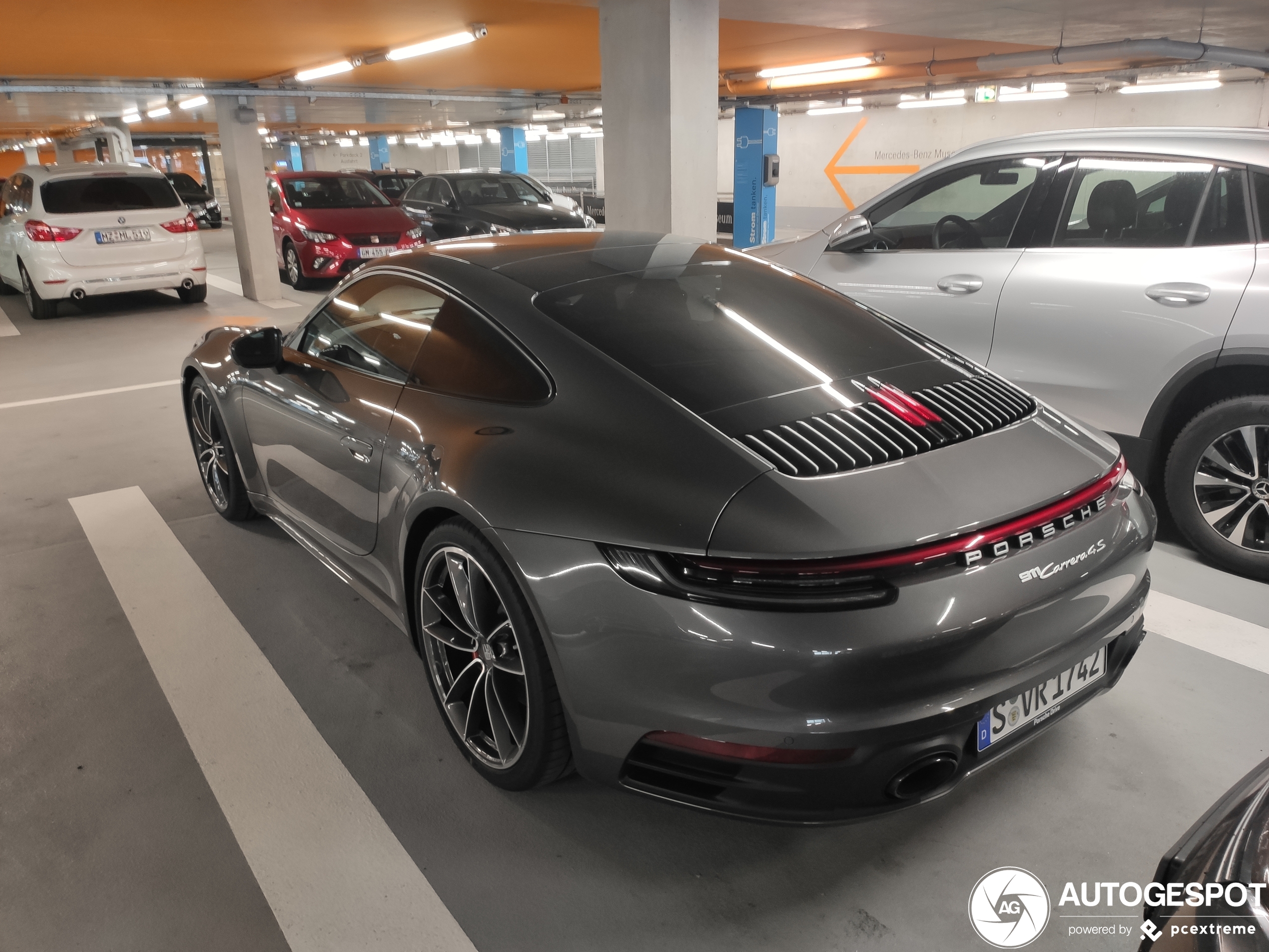 Porsche 992 Carrera 4S