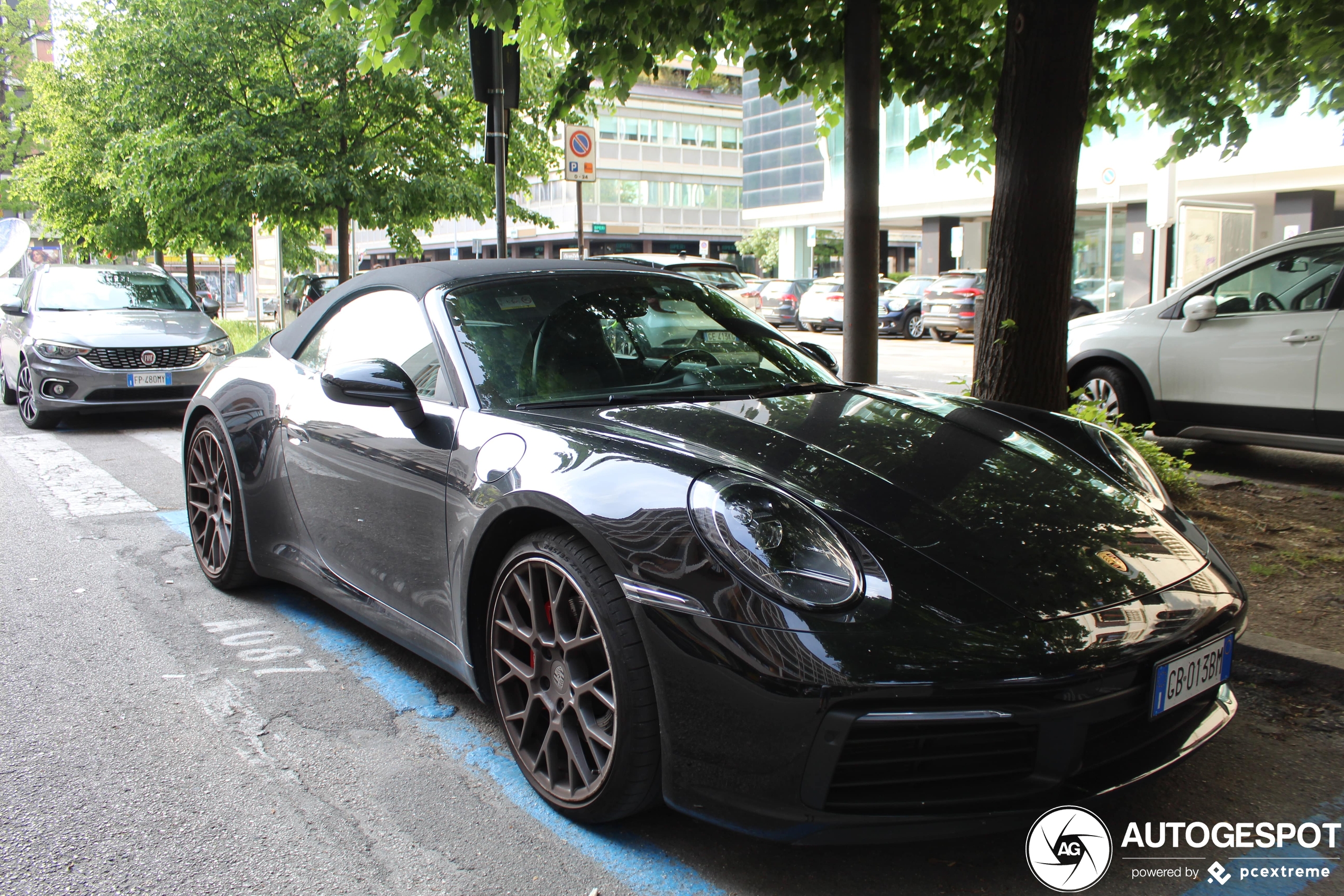 Porsche 992 Carrera 4S Cabriolet