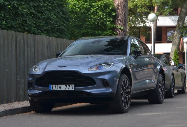 Aston Martin DBX