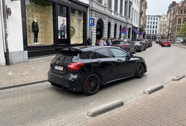 Mercedes-AMG A 45 W176 2015