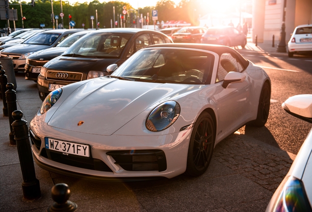 Porsche 992 Carrera 4 GTS Cabriolet