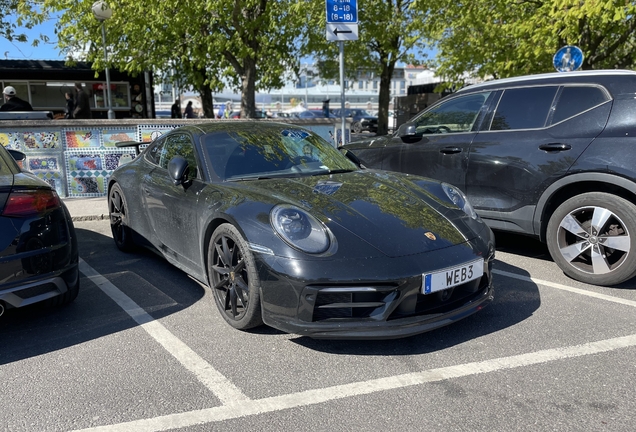 Porsche 992 Carrera 4S