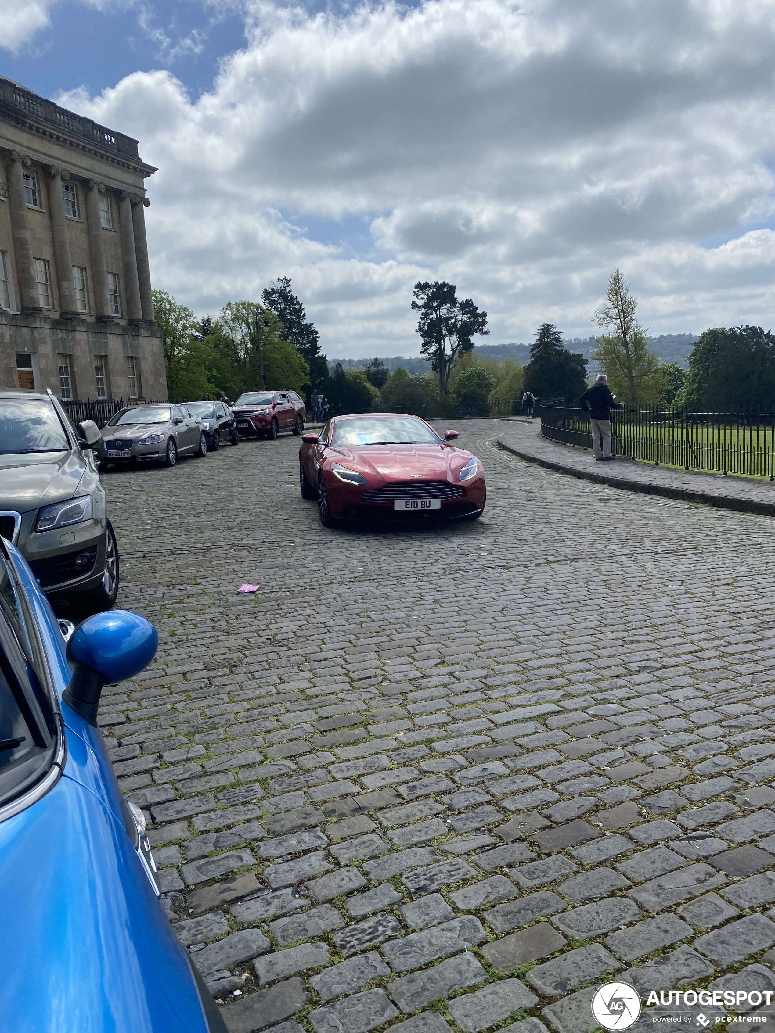 Aston Martin DB11 V8