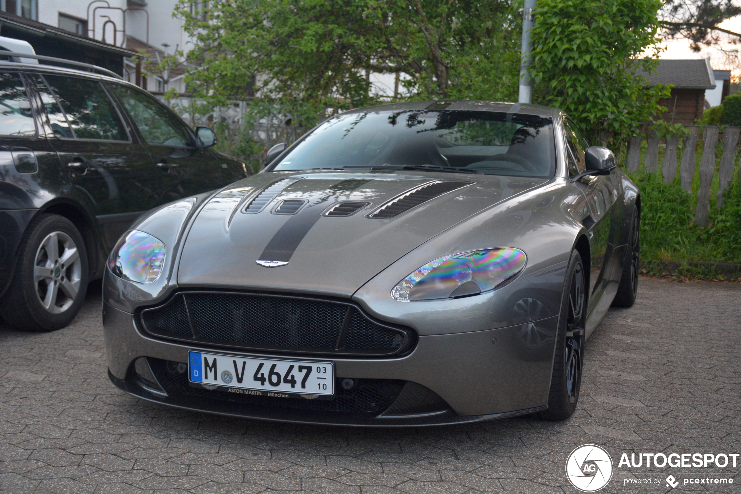 Aston Martin V12 Vantage AMR