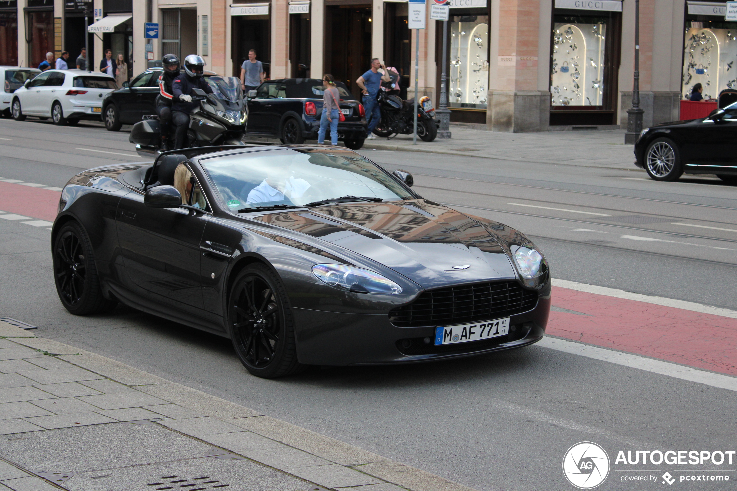 Aston Martin V8 Vantage Roadster