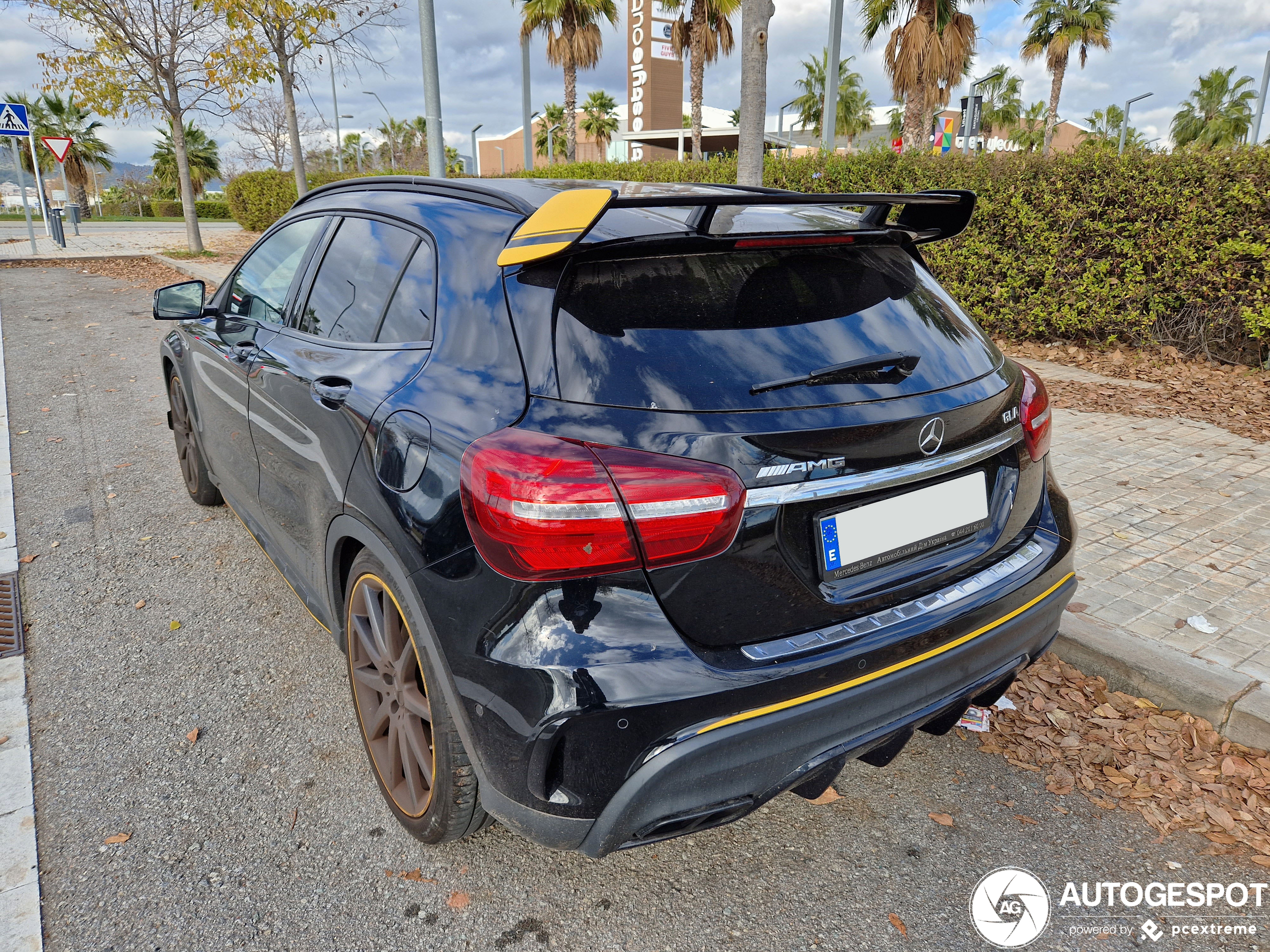 Mercedes-AMG GLA 45 X156 Yellow Night Edition