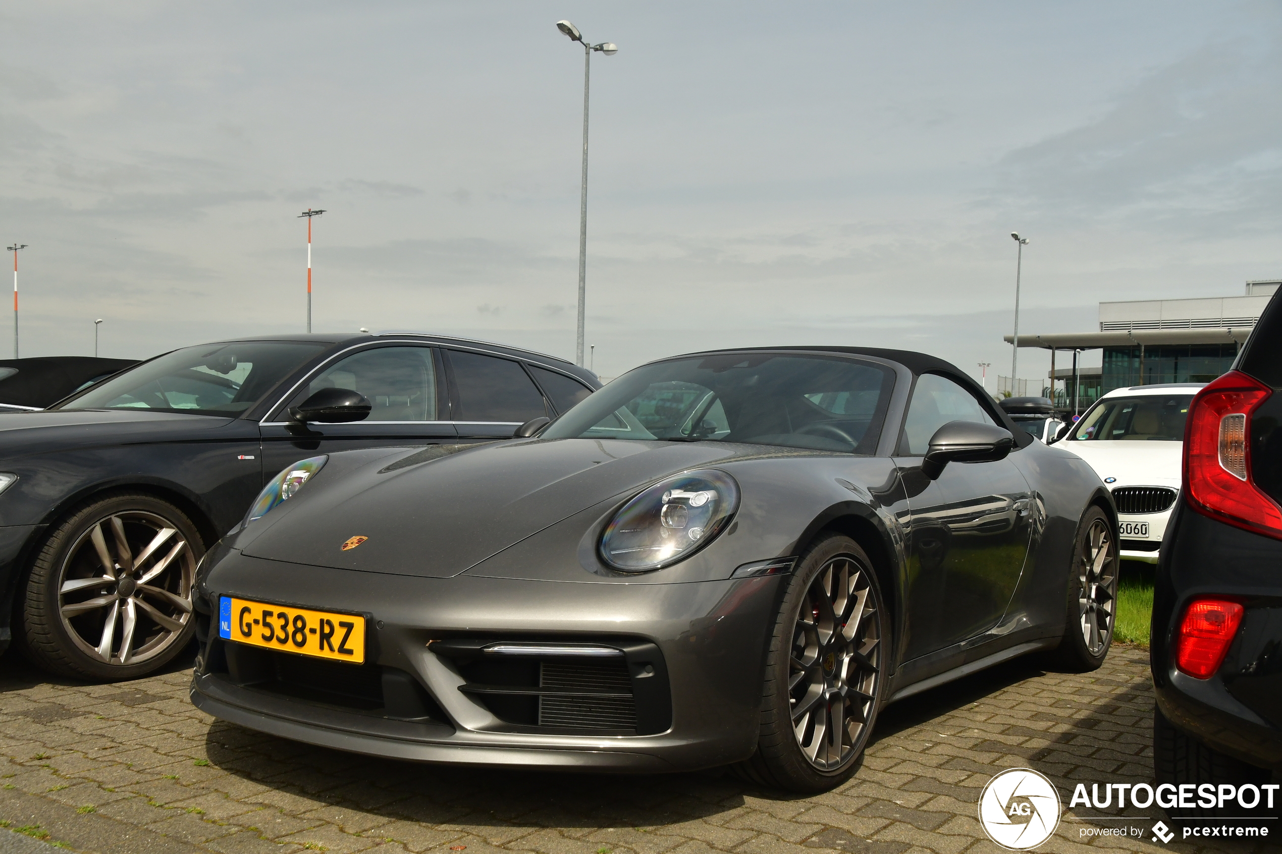 Porsche 992 Carrera 4S Cabriolet