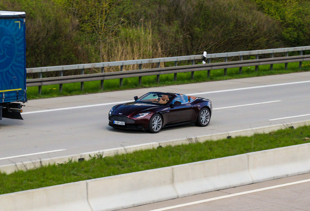 Aston Martin DB11 V8 Volante