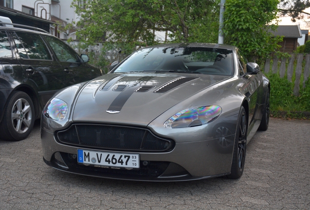 Aston Martin V12 Vantage AMR