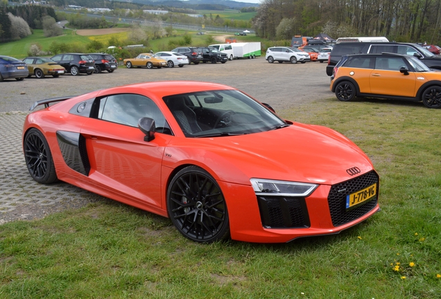 Audi R8 V10 Plus 2015