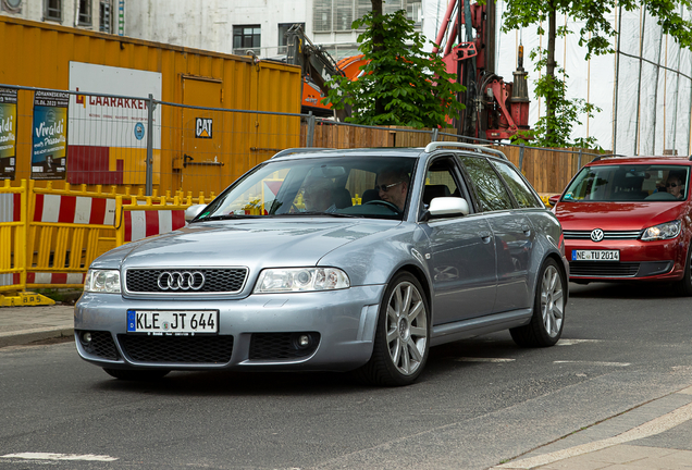 Audi RS4 Avant B5