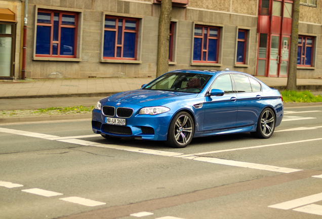 BMW M5 F10 2011