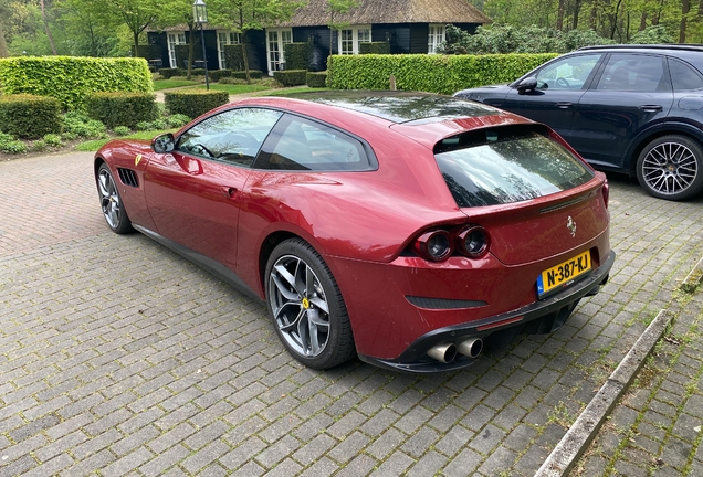 Ferrari GTC4Lusso T