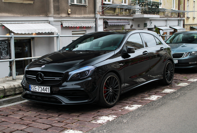 Mercedes-AMG A 45 W176 2015