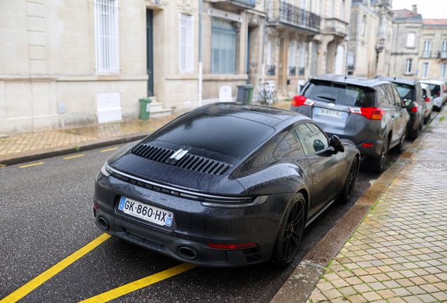 Porsche 992 Carrera 4 GTS