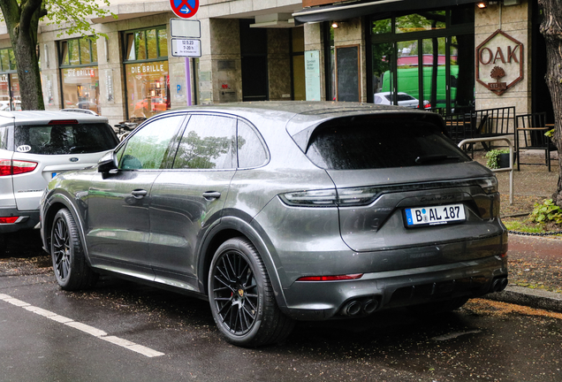 Porsche 9YA Cayenne GTS