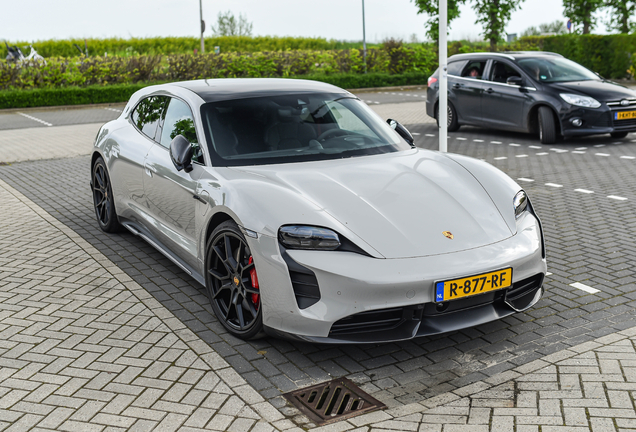 Porsche Taycan GTS Sport Turismo