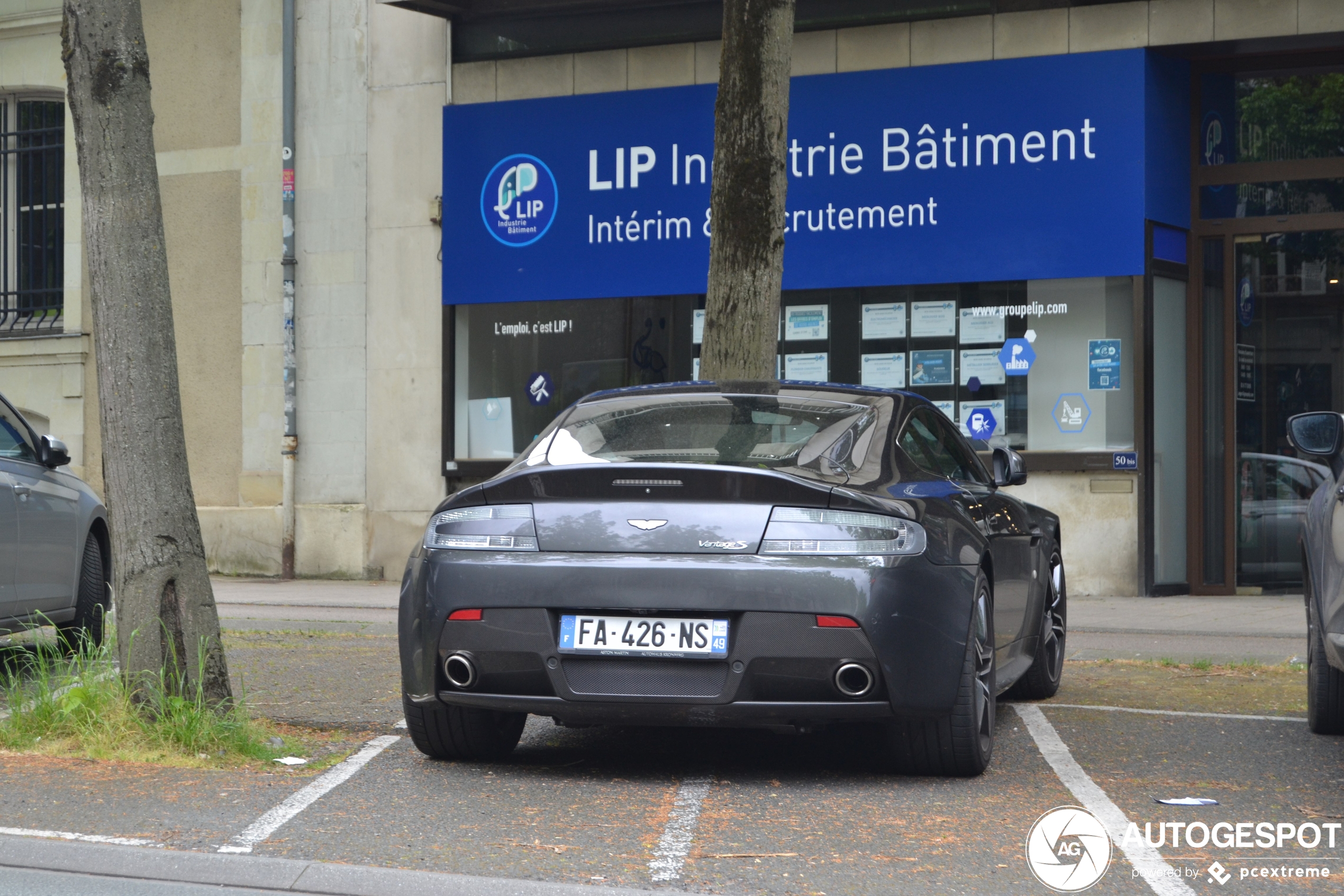 Aston Martin V8 Vantage S