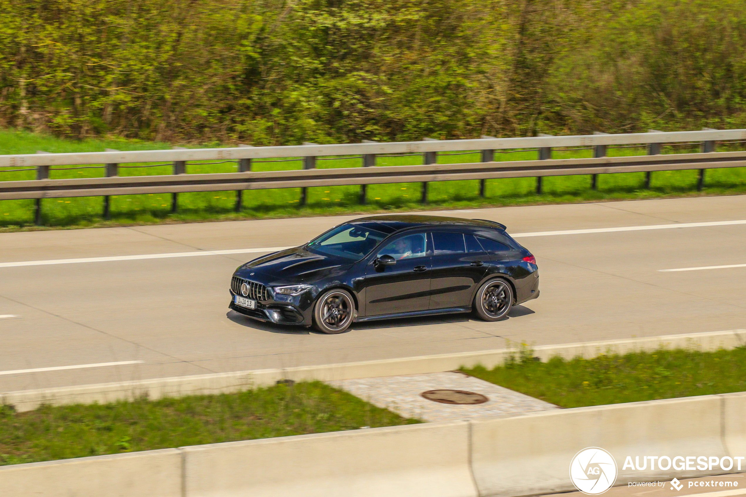 Mercedes-AMG CLA 45 S Shooting Brake X118