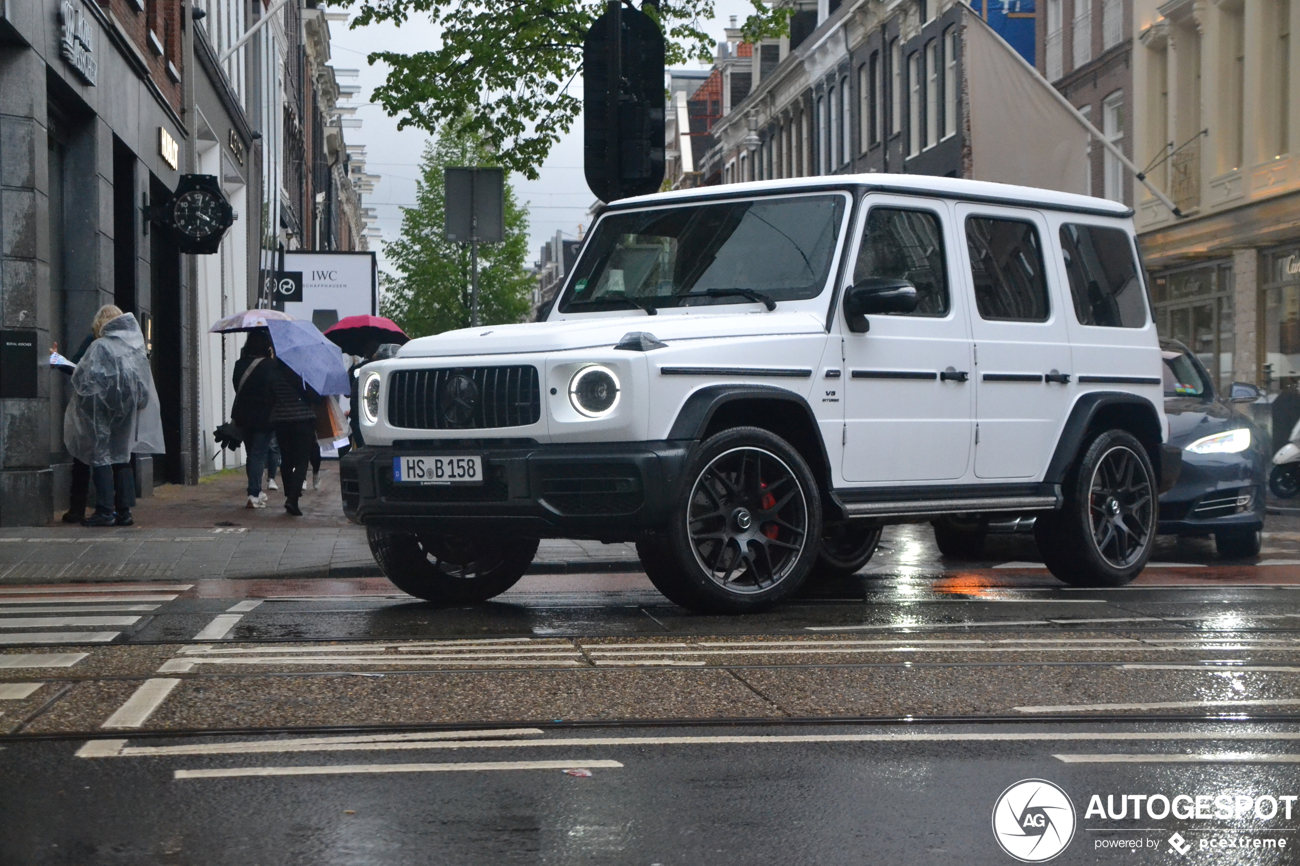 G63 laat banden roken