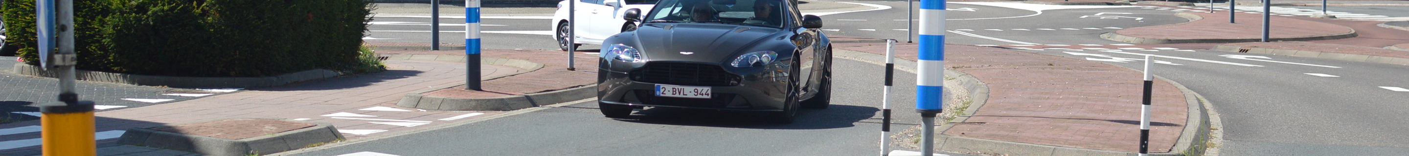 Aston Martin V8 Vantage S