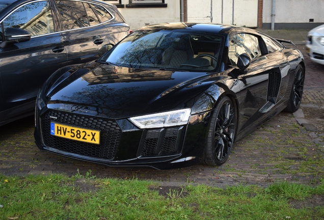 Audi R8 V10 Plus 2015