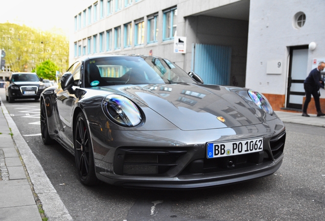 Porsche 992 Carrera 4 GTS