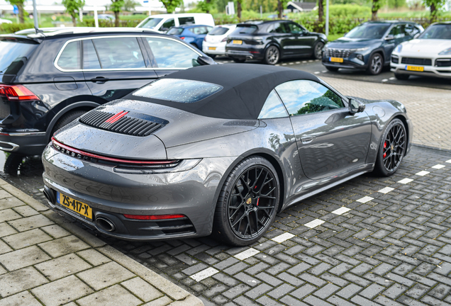 Porsche 992 Carrera 4S Cabriolet