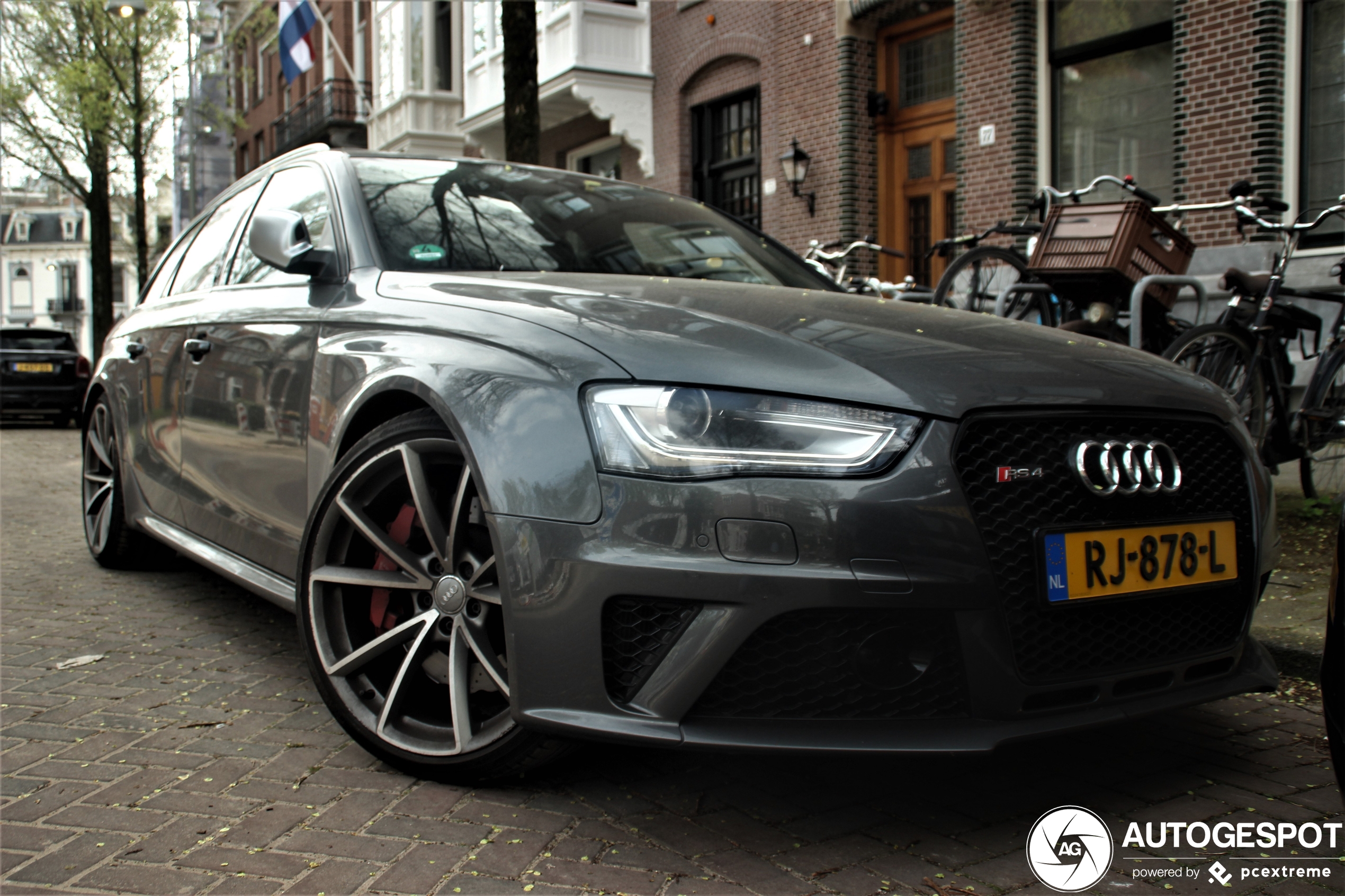 Audi RS4 Avant B8