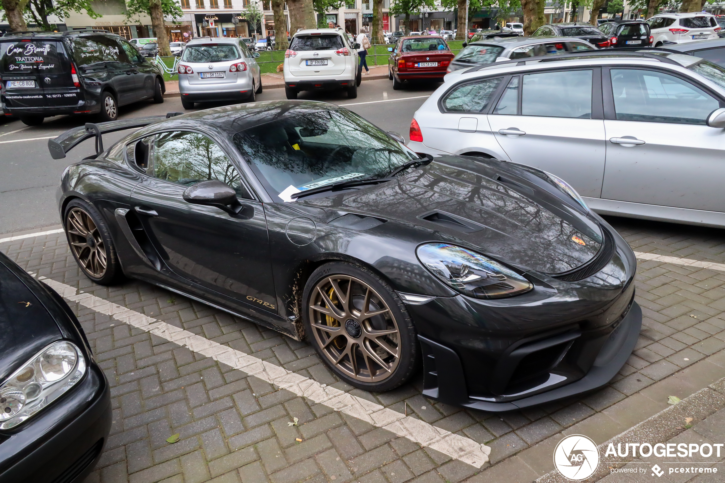 Porsche 718 Cayman GT4 RS Weissach Package