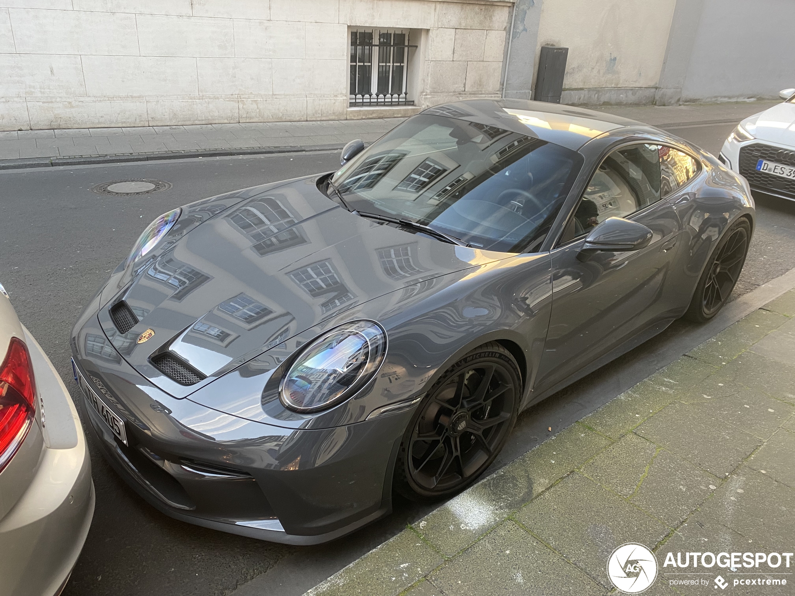 Porsche 992 GT3 Touring