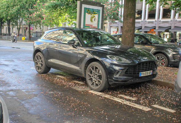 Aston Martin DBX