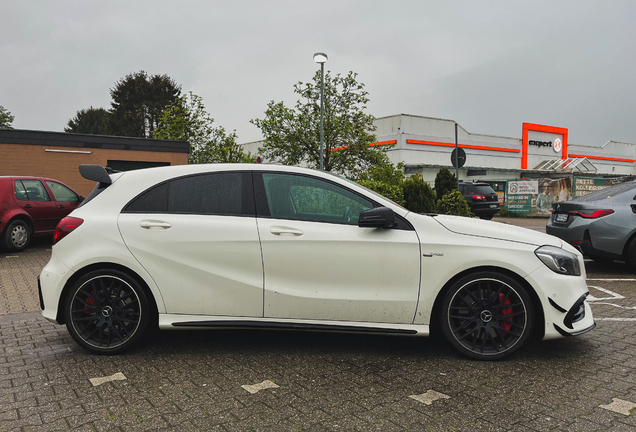 Mercedes-AMG A 45 W176 2015