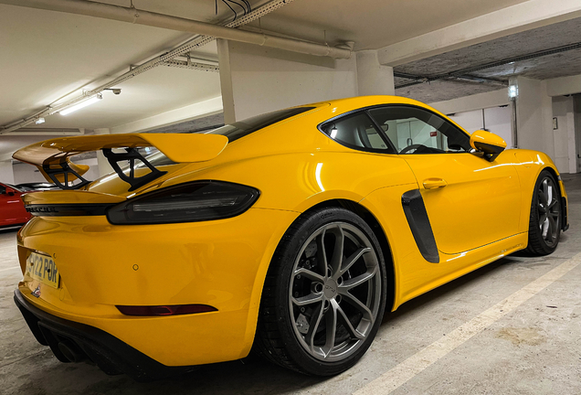 Porsche 718 Cayman GT4