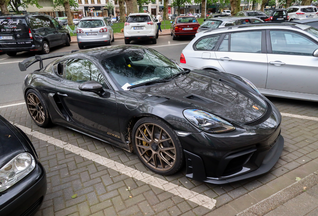 Porsche 718 Cayman GT4 RS Weissach Package