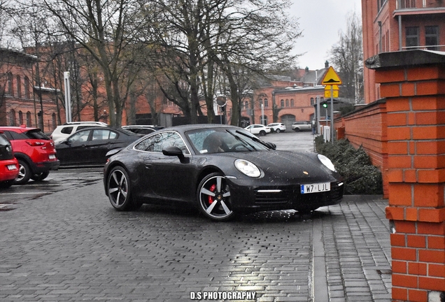 Porsche 992 Carrera 4S