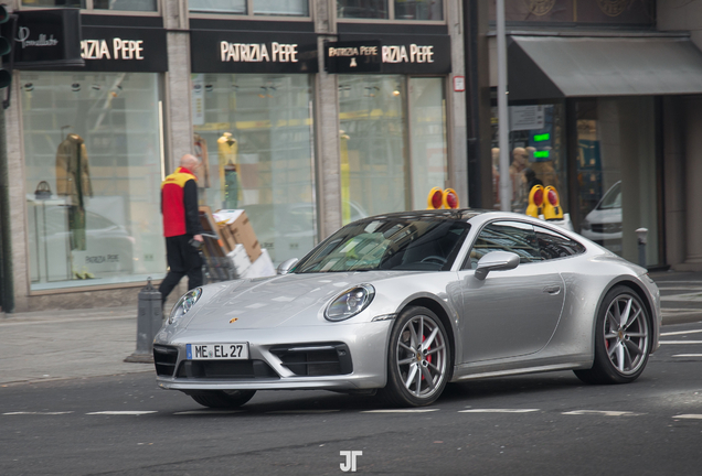 Porsche 992 Carrera 4S