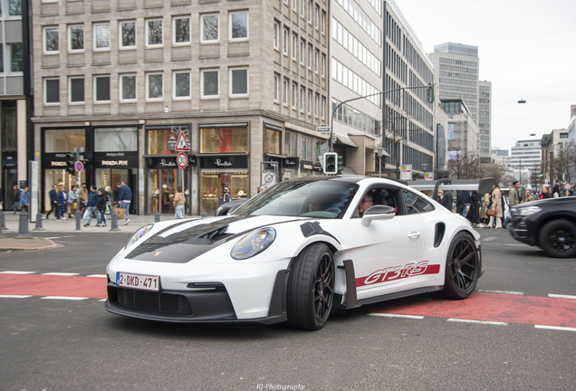 Porsche 992 GT3 RS Weissach Package