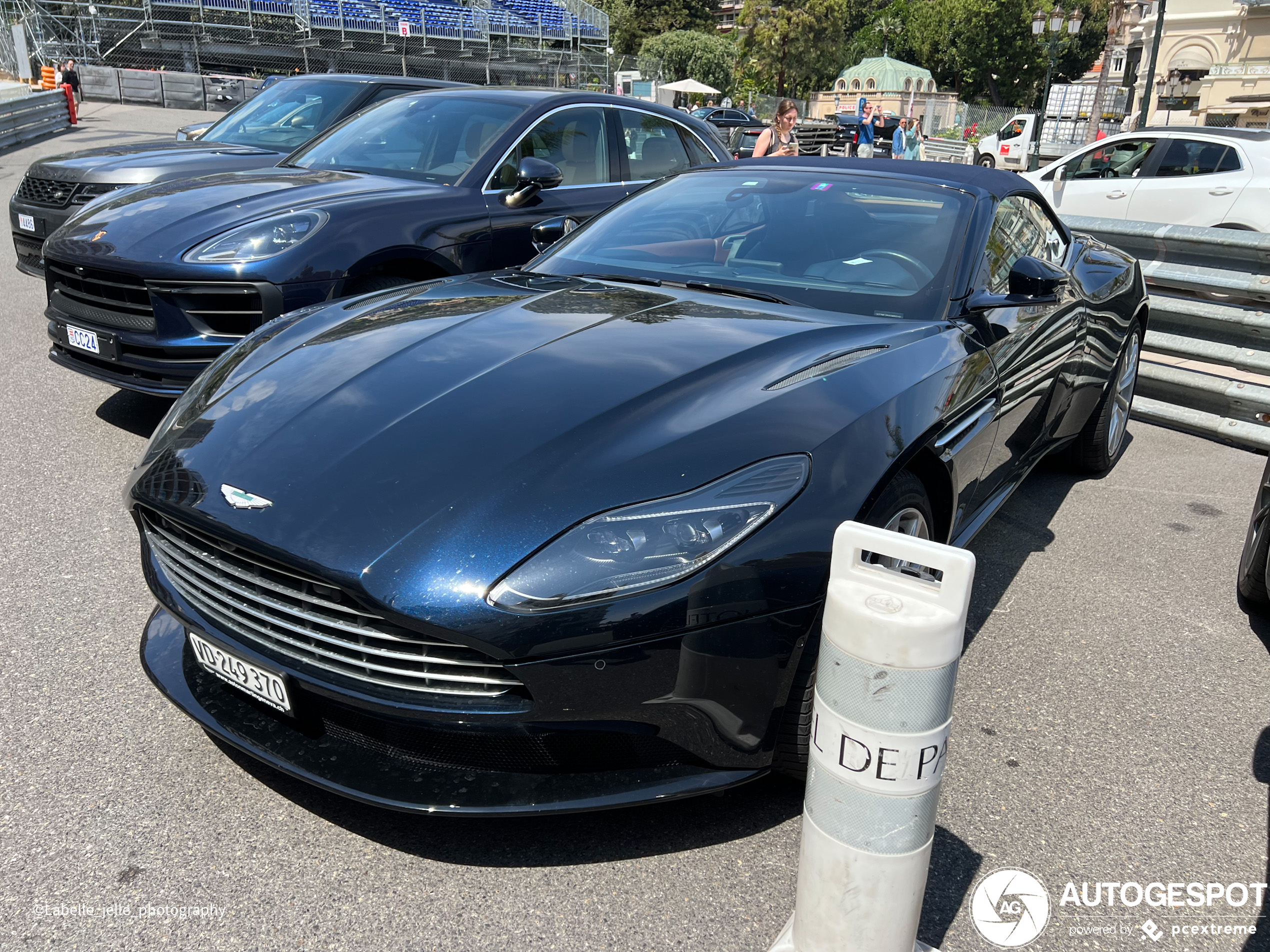 Aston Martin DB11 V8 Volante