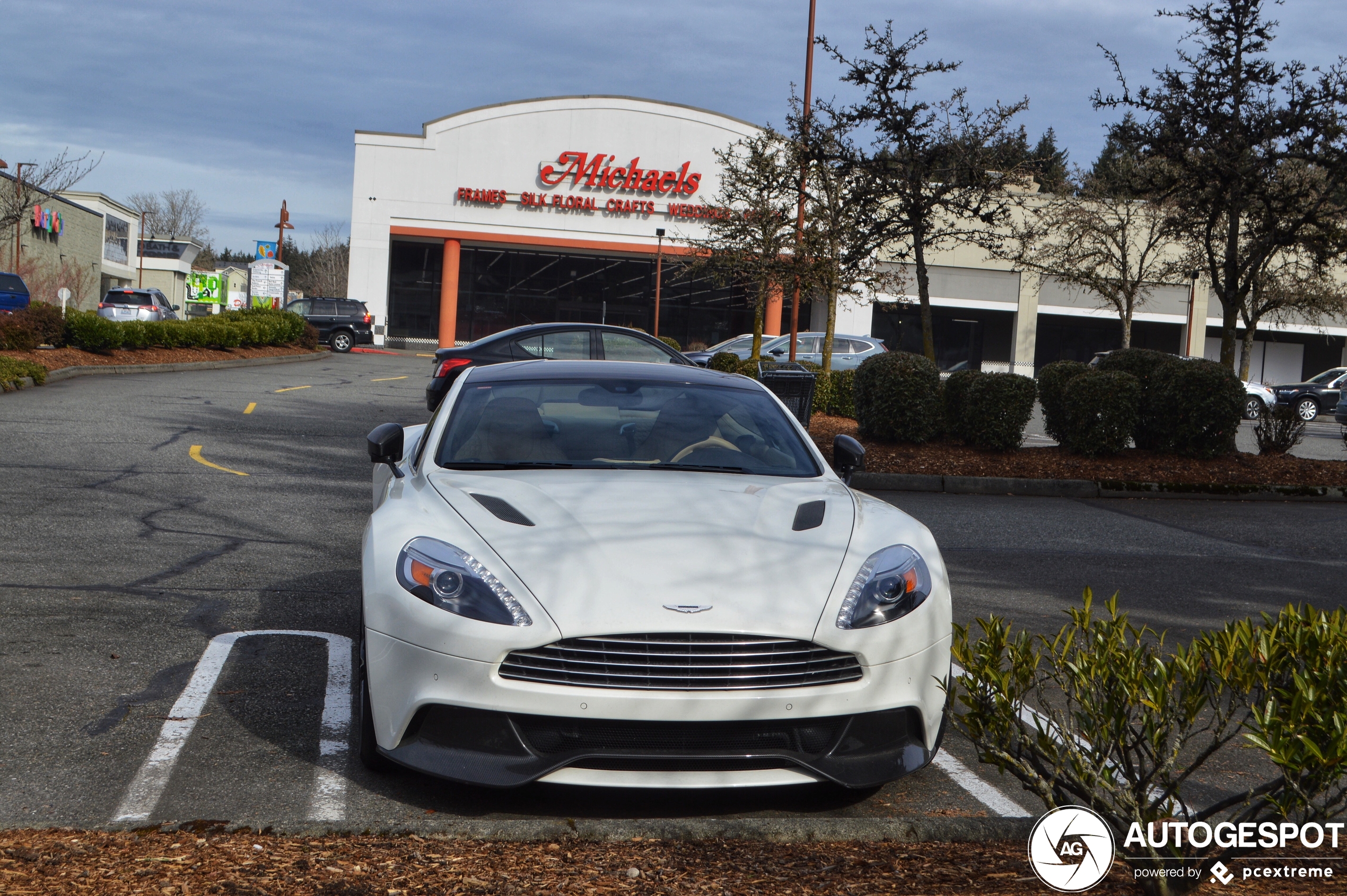 Aston Martin Vanquish 2013