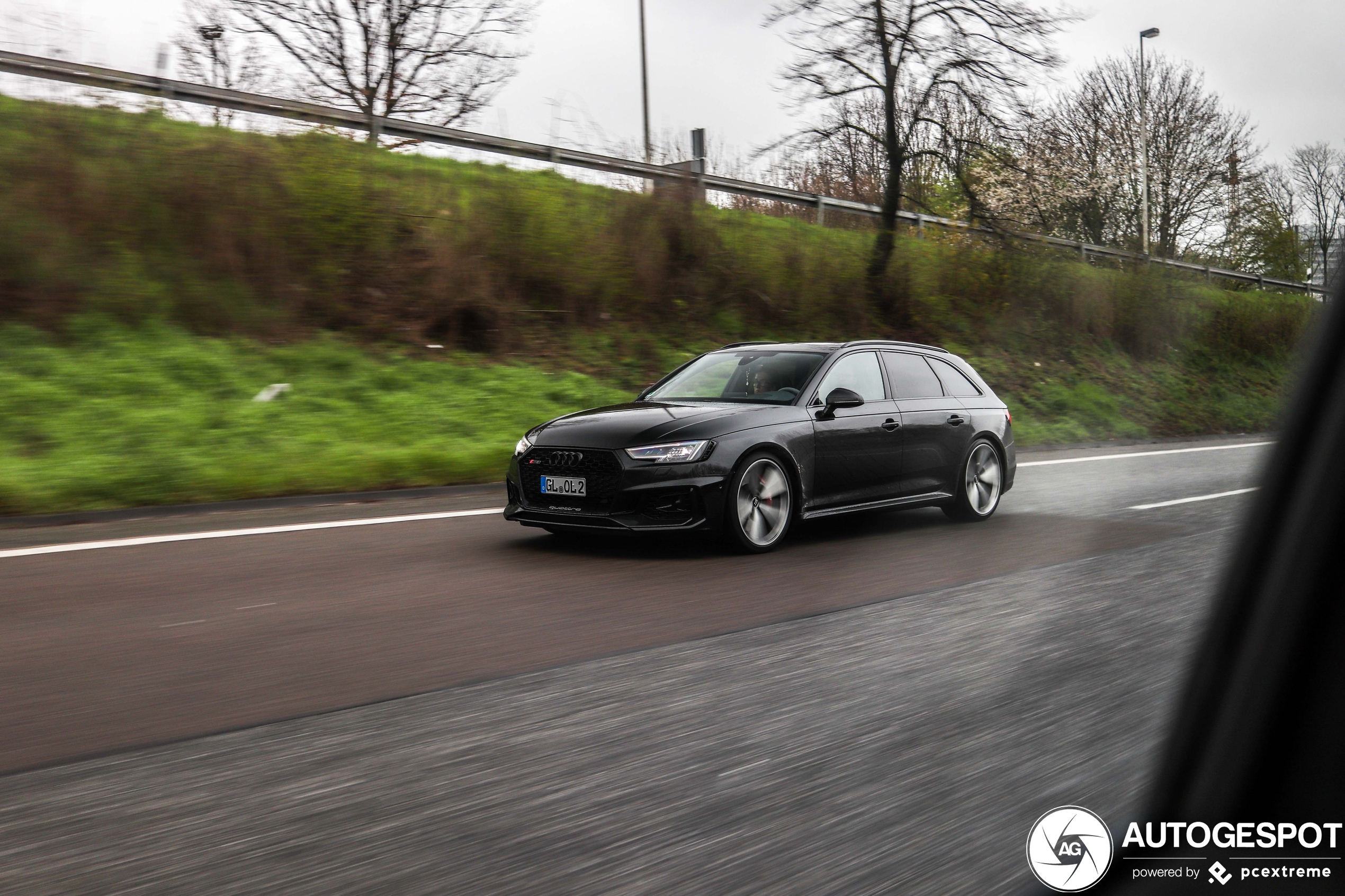 Audi RS4 Avant B9