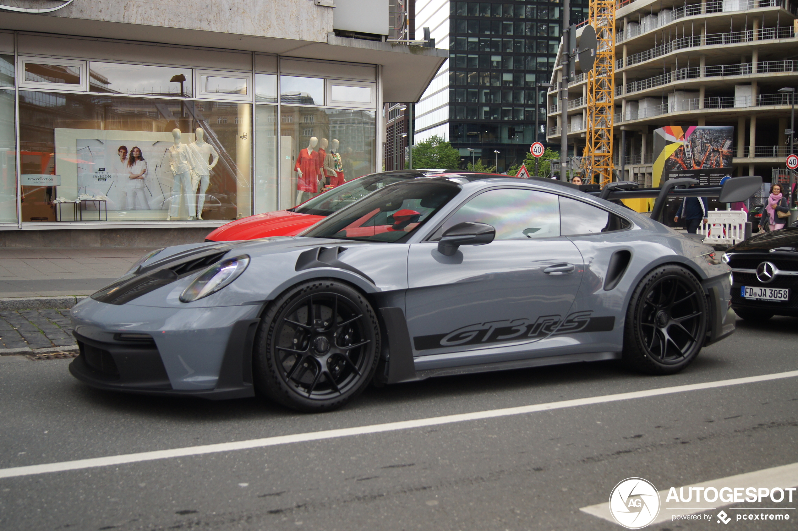 Porsche 992 GT3 RS Weissach Package