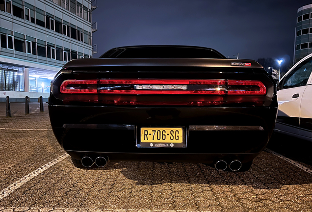 Dodge Challenger SRT-8