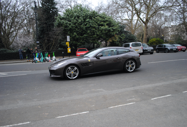 Ferrari GTC4Lusso