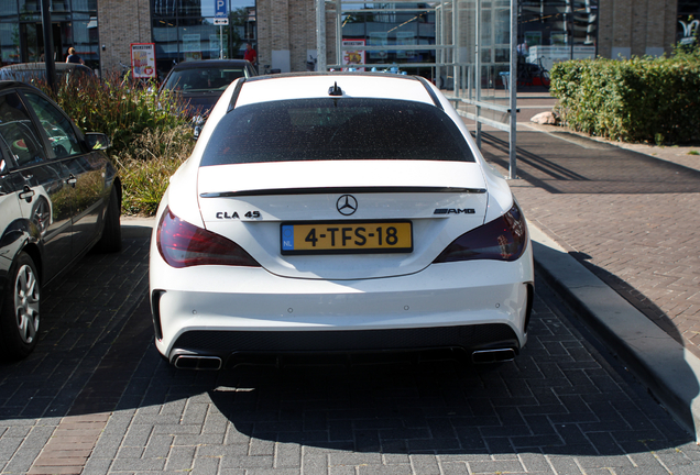 Mercedes-Benz CLA 45 AMG C117