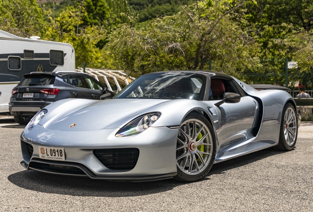 Porsche 918 Spyder Weissach Package