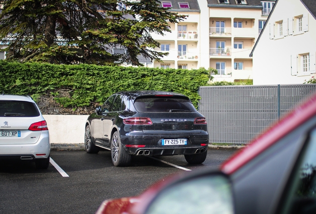 Porsche 95B Macan Turbo